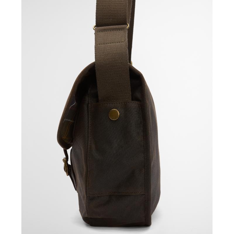 Barbour Wax Leather Tarras Bag - Olive – William Powell