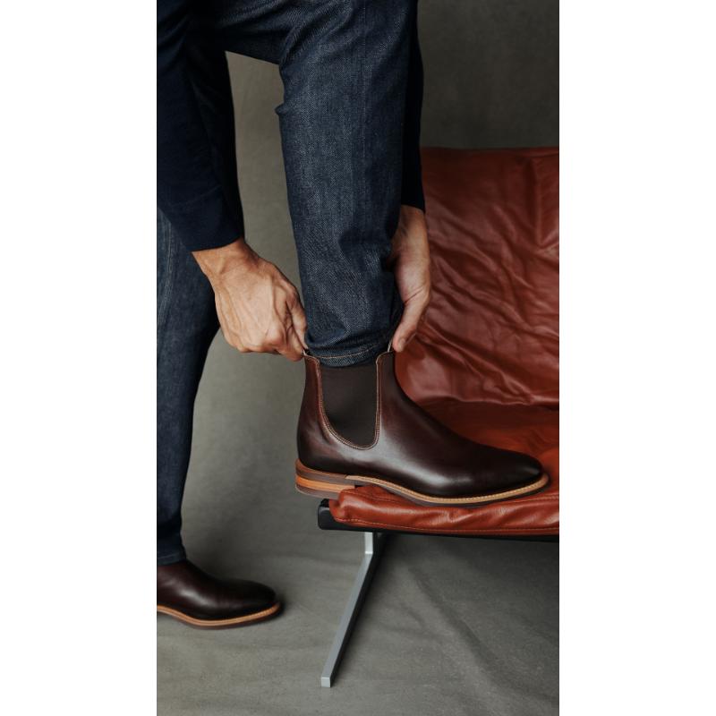 R.M.Williams Comfort Craftsman Mens Pull-Up Leather Boots - Walnut